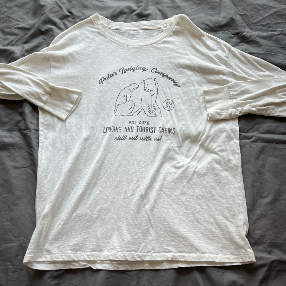 #134 AERIE White/Cream Long Sleeve Graphic Oversized Tee Size S